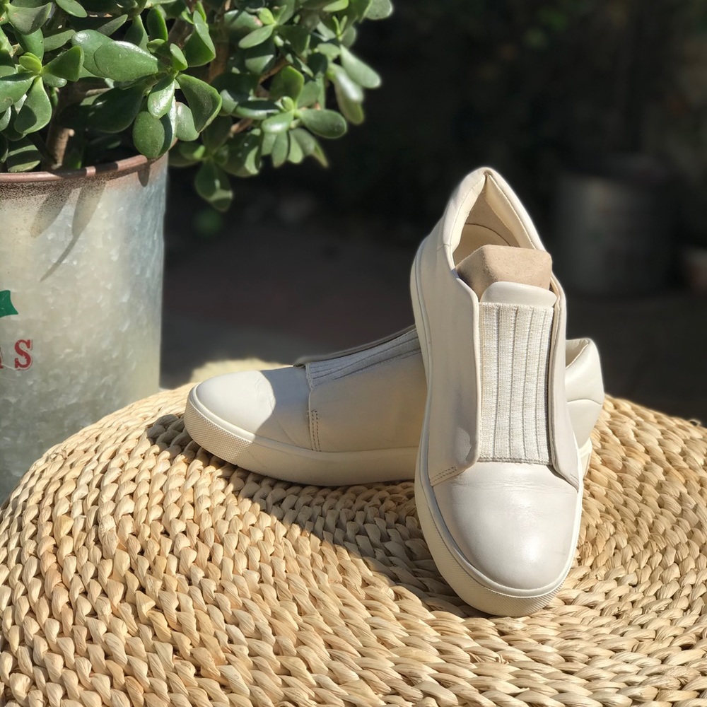 Vince 🍂🍁Leather slip ons Sz 7